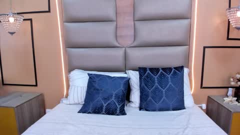 Snapshot of caylincollins chatting on October 7, 3:04 am caylincollins online show from October 7, 3:04 am