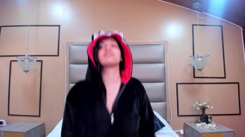 Snapshot of caylincollins chatting on October 19, 8:48 am caylincollins online show from October 19, 8:48 am