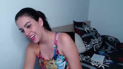 cazadora80s online show from December 7, 5:15 am