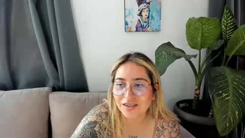 Snapshot of ccuteass chatting on January 14, 6:38 pm ccuteass online show from January 14, 6:38 pm