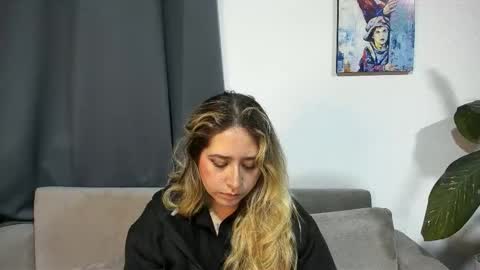 Snapshot of ccuteass chatting on February 14, 12:09 am ccuteass online show from February 14, 12:09 am