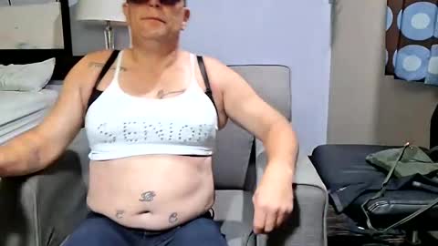 Snapshot of cd4026969 chatting on September 13, 9:09 am C.d slut4u online show from September 13, 9:09 am