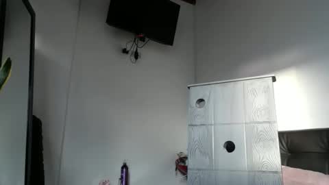 ceci online show from September 21, 10:22 pm