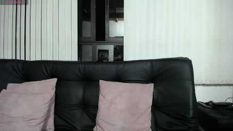 Snapshot of cecihotty4u chatting on April 3, 1:47 am ceci online show from April 3, 1:47 am