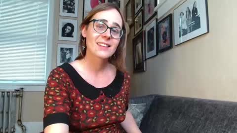 Snapshot of cecilysaintclaire chatting on February 11, 11:44 pm Cecily Saint Claire online show from February 11, 11:44 pm