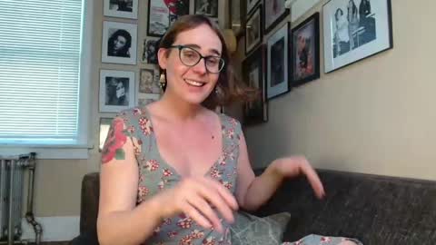 Snapshot of cecilysaintclaire chatting on February 18, 10:03 pm Cecily Saint Claire online show from February 18, 10:03 pm