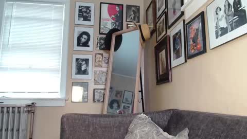 Snapshot of cecilysaintclaire chatting on February 27, 6:42 pm Cecily Saint Claire online show from February 27, 6:42 pm