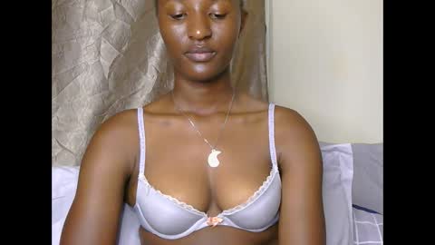 cee_queen online show from May 30, 1:08 pm