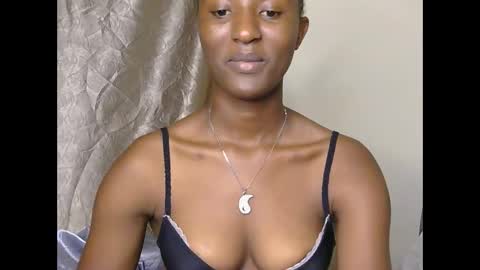 cee_queen online show from May 31, 6:09 pm