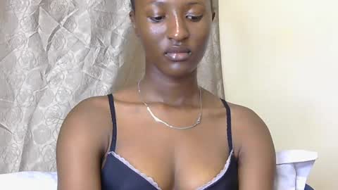 cee_queen online show from July 1, 10:28 am