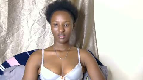cee_queen online show from July 5, 6:59 pm