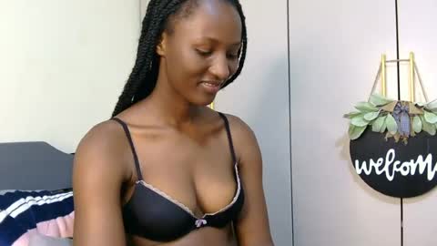 cee_queen online show from July 28, 3:21 pm