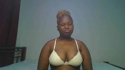 Snapshot of ceepretty25 chatting on February 17, 9:32 pm ceepretty25 online show from February 17, 9:32 pm