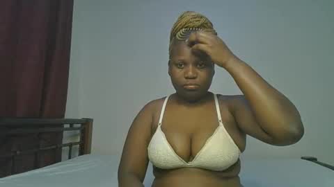 Snapshot of ceepretty25 chatting on February 19, 10:28 pm ceepretty25 online show from February 19, 10:28 pm