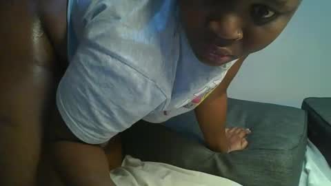 Snapshot of ceepretty25 chatting on March 8, 1:47 am ceepretty25 online show from March 8, 1:47 am