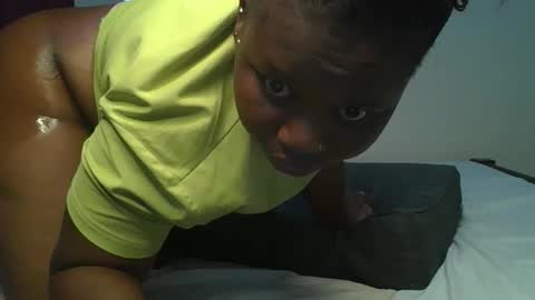 Snapshot of ceepretty25 chatting on March 18, 12:30 pm ceepretty25 online show from March 18, 12:30 pm