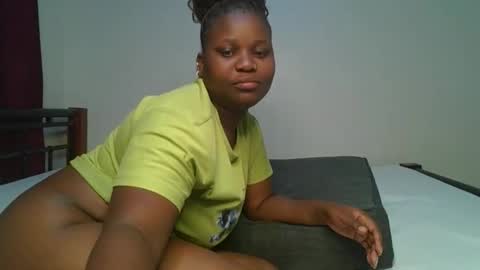 Snapshot of ceepretty25 chatting on March 26, 1:01 am ceepretty25 online show from March 26, 1:01 am