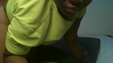 Snapshot of ceepretty25 chatting on April 7, 1:28 am ceepretty25 online show from April 7, 1:28 am