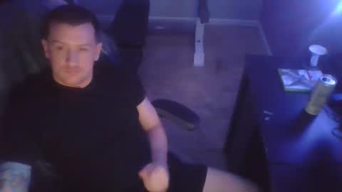 Snapshot of ceizar33 chatting on February 16, 2:18 am ceizar33 online show from February 16, 2:18 am