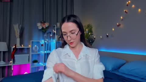 Snapshot of cel1ne_secret chatting on March 6, 7:32 pm Josie Manesi online show from March 6, 7:32 pm