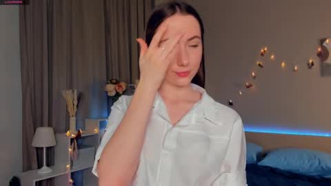 Snapshot of cel1ne_secret chatting on March 7, 2:04 am Josie Manesi online show from March 7, 2:04 am