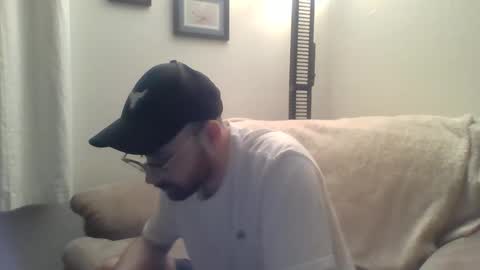 Snapshot of celeb1122 chatting on March 27, 1:22 am celeb1122 online show from March 27, 1:22 am