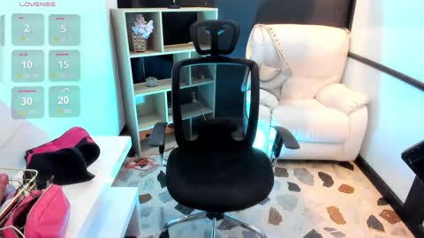 Snapshot of celesstebruce chatting on January 31, 2:48 am meli online show from January 31, 2:48 am