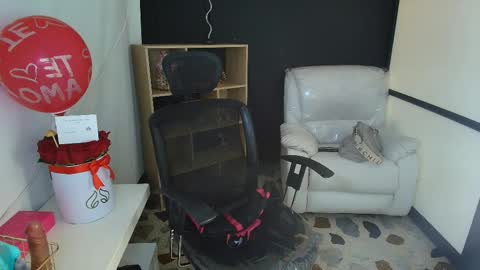 Snapshot of celesstebruce chatting on February 15, 2:26 am meli online show from February 15, 2:26 am