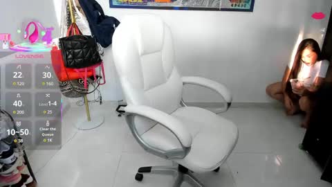 Snapshot of celesstebruce chatting on March 12, 9:56 pm meli online show from March 12, 9:56 pm