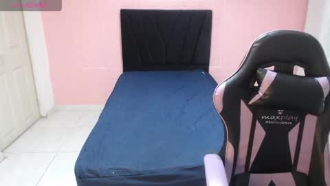 Snapshot of celeste817631 chatting on May 11, 4:04 pm celeste817631 online show from May 11, 4:04 pm