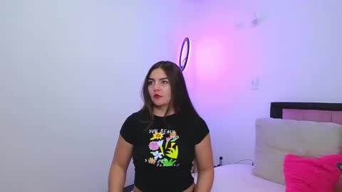 Snapshot of celeste_1star chatting on February 5, 11:17 pm celeste_1star online show from February 5, 11:17 pm