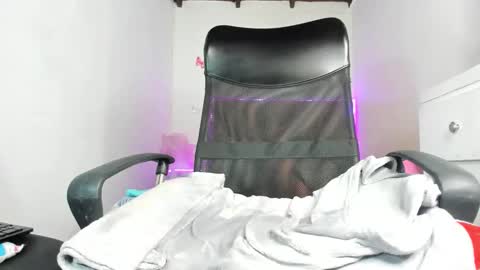 Snapshot of celeste__sweetx chatting on March 31, 6:08 pm Celeste Sweet online show from March 31, 6:08 pm