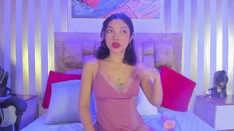Snapshot of celeste_collinss_ chatting on October 21, 12:17 pm celeste online show from October 21, 12:17 pm