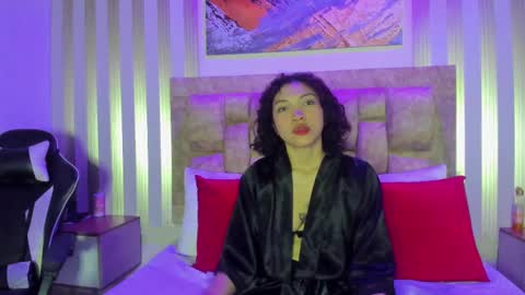 Snapshot of celeste_collinss_ chatting on November 1, 11:45 am celeste online show from November 1, 11:45 am