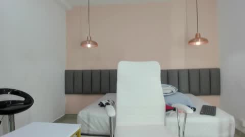 celeste_smmith_ online show from February 26, 3:21 am