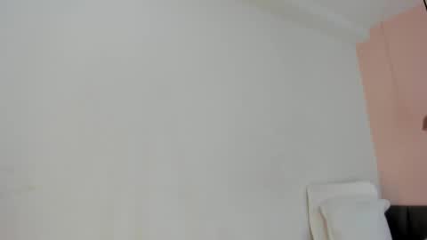 celeste_smmith_ online show from March 5, 3:18 am
