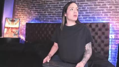 Snapshot of celeste_starsss chatting on February 25, 3:52 am celeste_starsss online show from February 25, 3:52 am