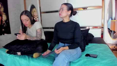 Snapshot of celeste_starsss chatting on October 15, 9:37 pm celeste_starsss online show from October 15, 9:37 pm