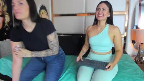 Snapshot of celeste_starsss chatting on October 20, 9:04 pm celeste_starsss online show from October 20, 9:04 pm