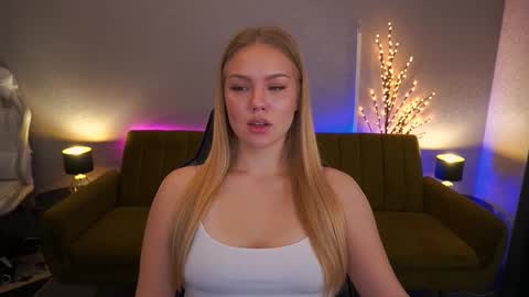 celestenoirr online show from October 28, 7:45 am