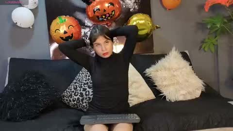 Sara online show from November 2, 6:10 pm