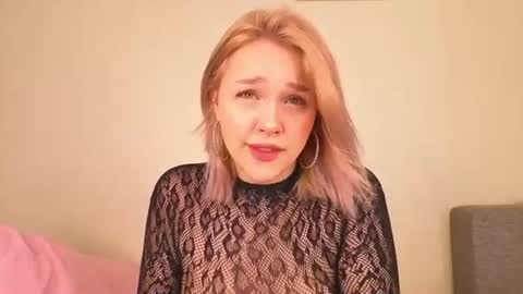 Mary online show from June 14, 1:36 am
