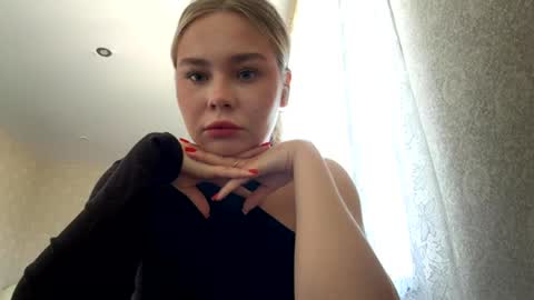 Snapshot of celestinehilscher chatting on June 2, 6:48 am Cary online show from June 2, 6:48 am