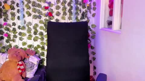 Celestineeeeee online show from December 2, 5:04 pm