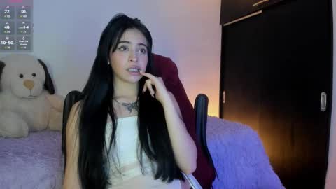 Celestineeeeee online show from November 17, 7:52 pm