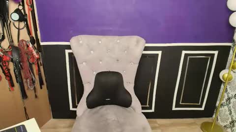       online show from June 11, 2:59 pm