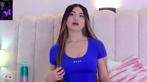 celestte_vanegas online show from March 19, 5:50 pm