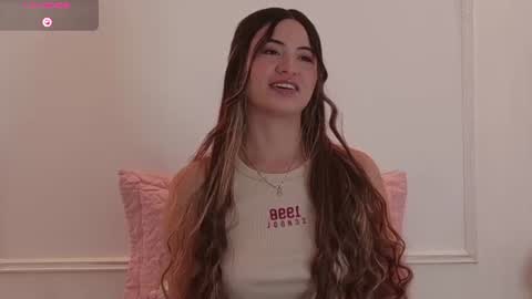 celestte_vanegas online show from June 22, 5:32 pm