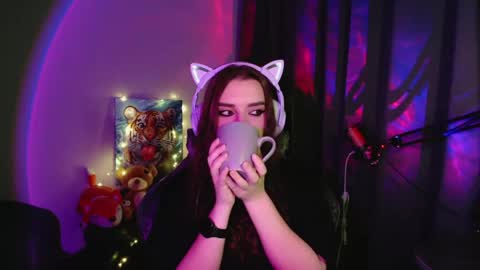 Snapshot of celia_sensual_ chatting on June 1, 7:04 pm celia_sensual_ online show from June 1, 7:04 pm
