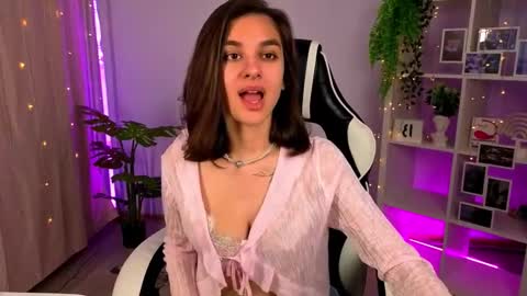 Snapshot of celine_dionn chatting on November 13, 3:38 am Celine online show from November 13, 3:38 am